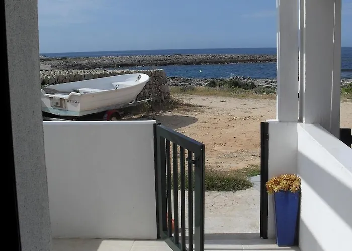 Charming Fisherman'S House In Front Of The Sea Biniancolla photo